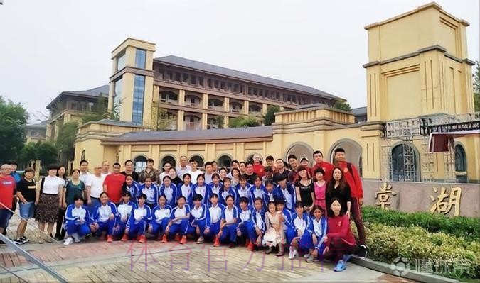 中国U-15女足选拔队组织家长开放日活动 中国U-15女足选拔队组织家长开放日活动